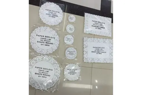 Fancy Dollie Paper & Fancy Table Mats (11)